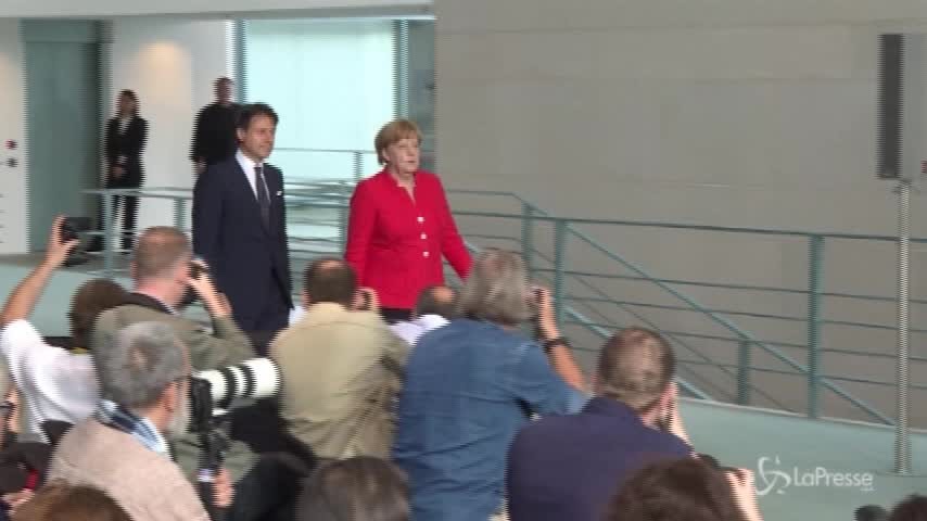 Vertice Conte-Merkel, il premier: “Le frontiere italiane sono frontiere europee”