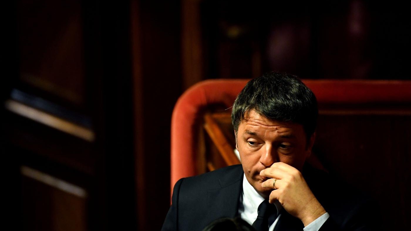 Pd, Renzi valuta congresso subito. Resta linea opposizione