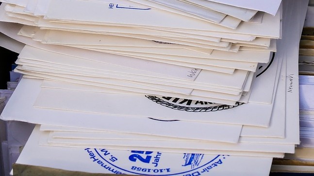 ‘Stipendio troppo basso’: corriere non consegna 400 kg posta per 3 anni