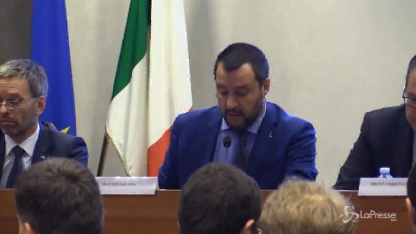 Migranti, Salvini: “Morti in mare per colpa di buonisti e scafisti”