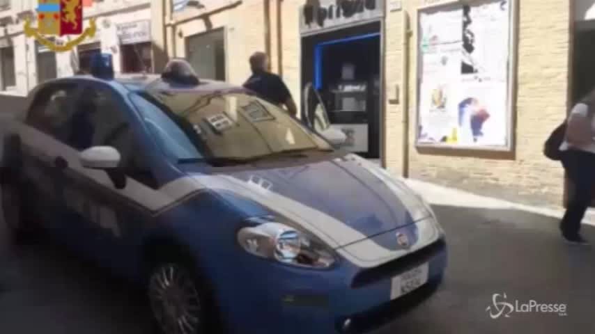 Macerata, due negozi Grow-Shop chiusi dalla Polizia