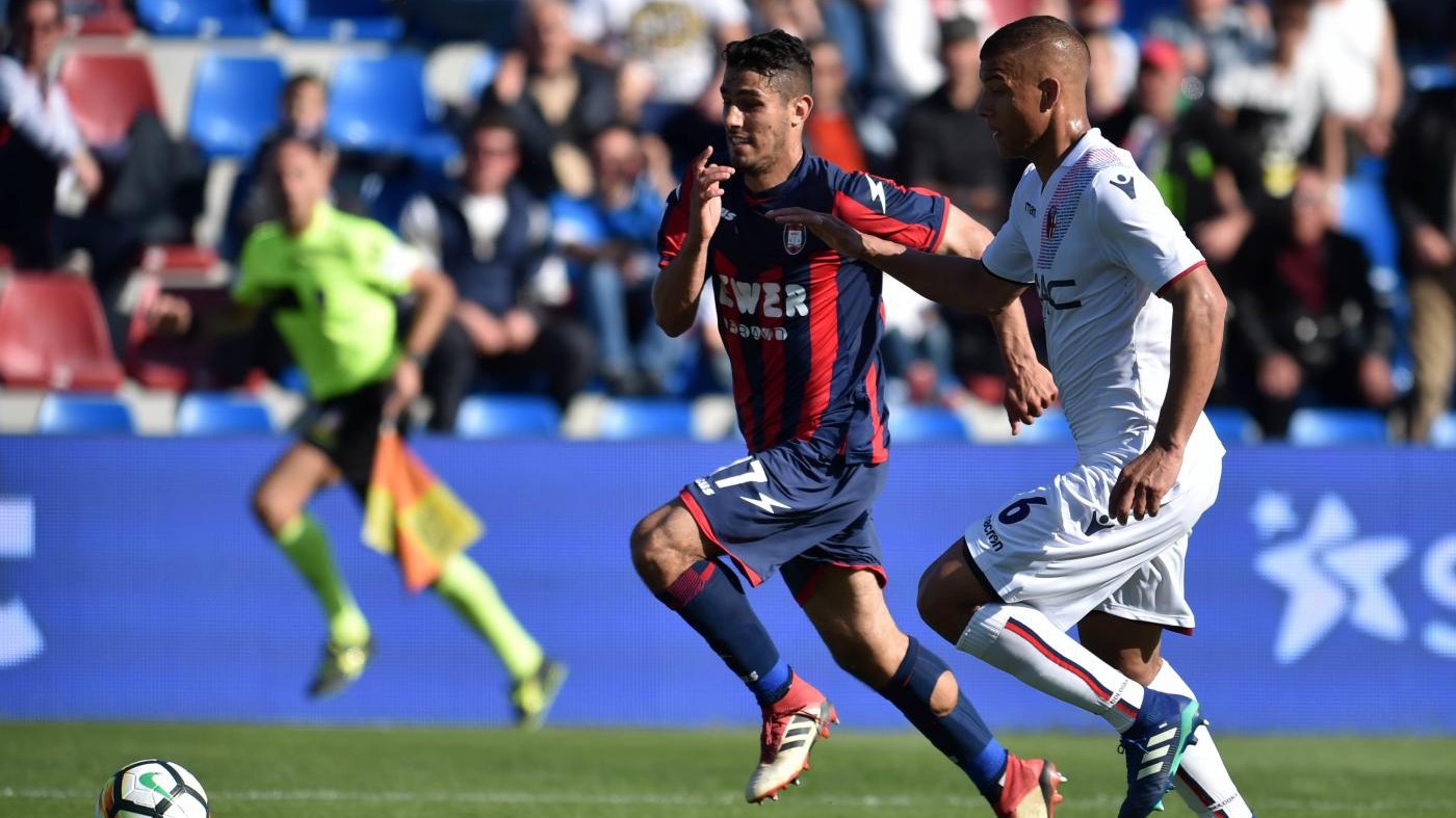Simy stende il Bologna: Crotone, salvezza ancora possibile