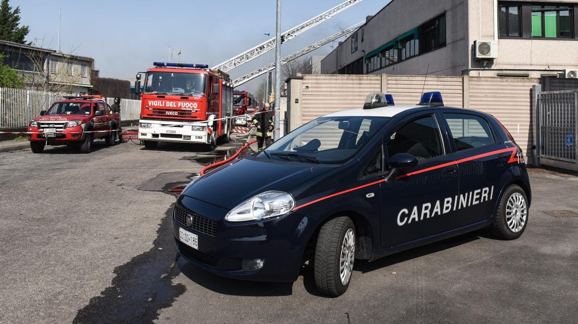 Civitavecchia, appiccava incendi nelle scuole: fermato piromane minorenne