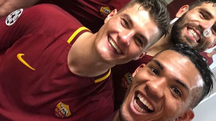 “Romuntada!”: la gioia dei giocatori della Roma per l’impresa Champions
