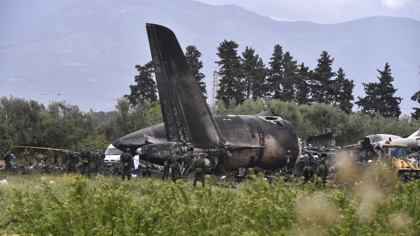 Algeria, precipita aereo militare: tutti morti i 257 passeggeri