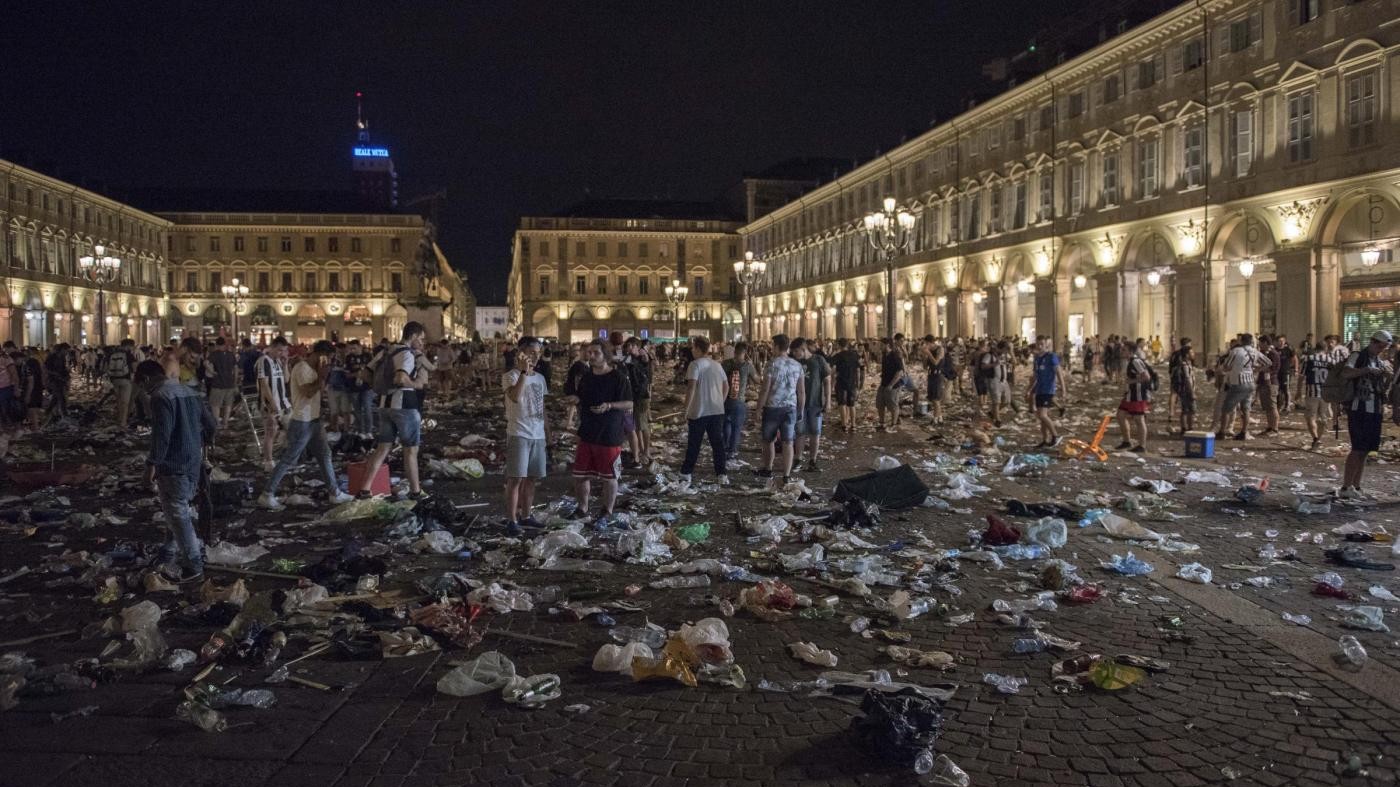 Piazza San Carlo, presi ragazzi delle rapine con spray, crearono panico