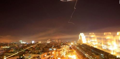 Usa, Gb e Francia attaccano la Siria. Colpiti un centro di ricerca e siti di stoccaggio per armi chimiche