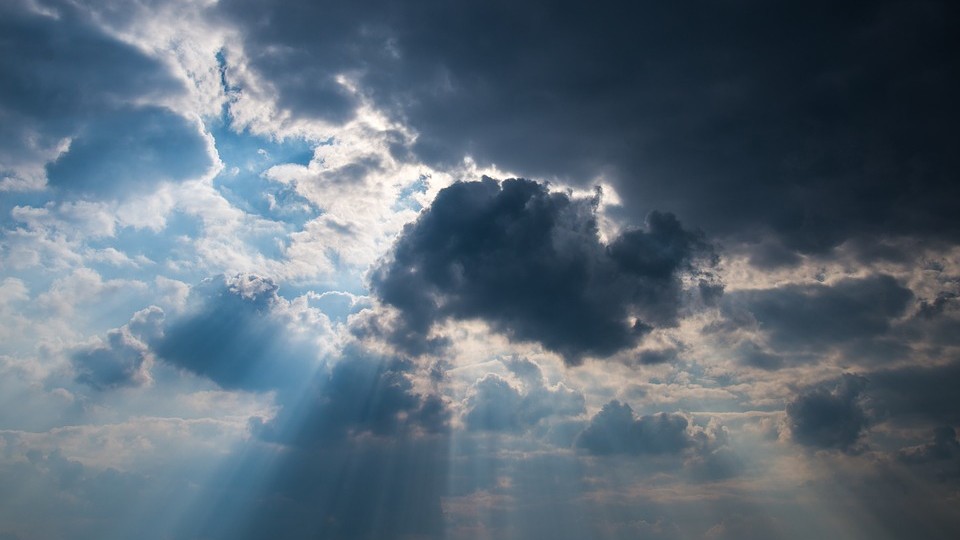 Weekend di nuvole e sole: il meteo del 14 e 15 aprile