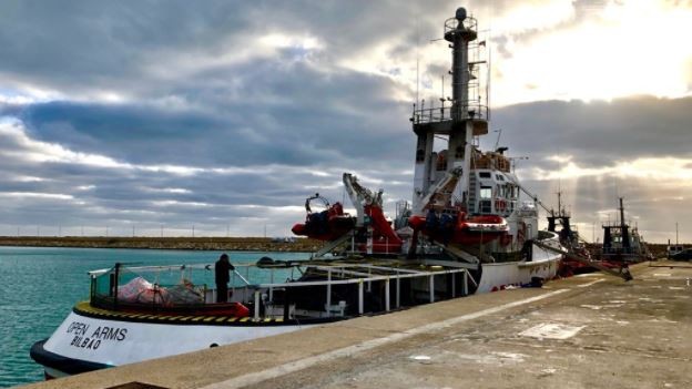 Dissequestrata la nave della ong Proactiva ormeggiata a Pozzallo