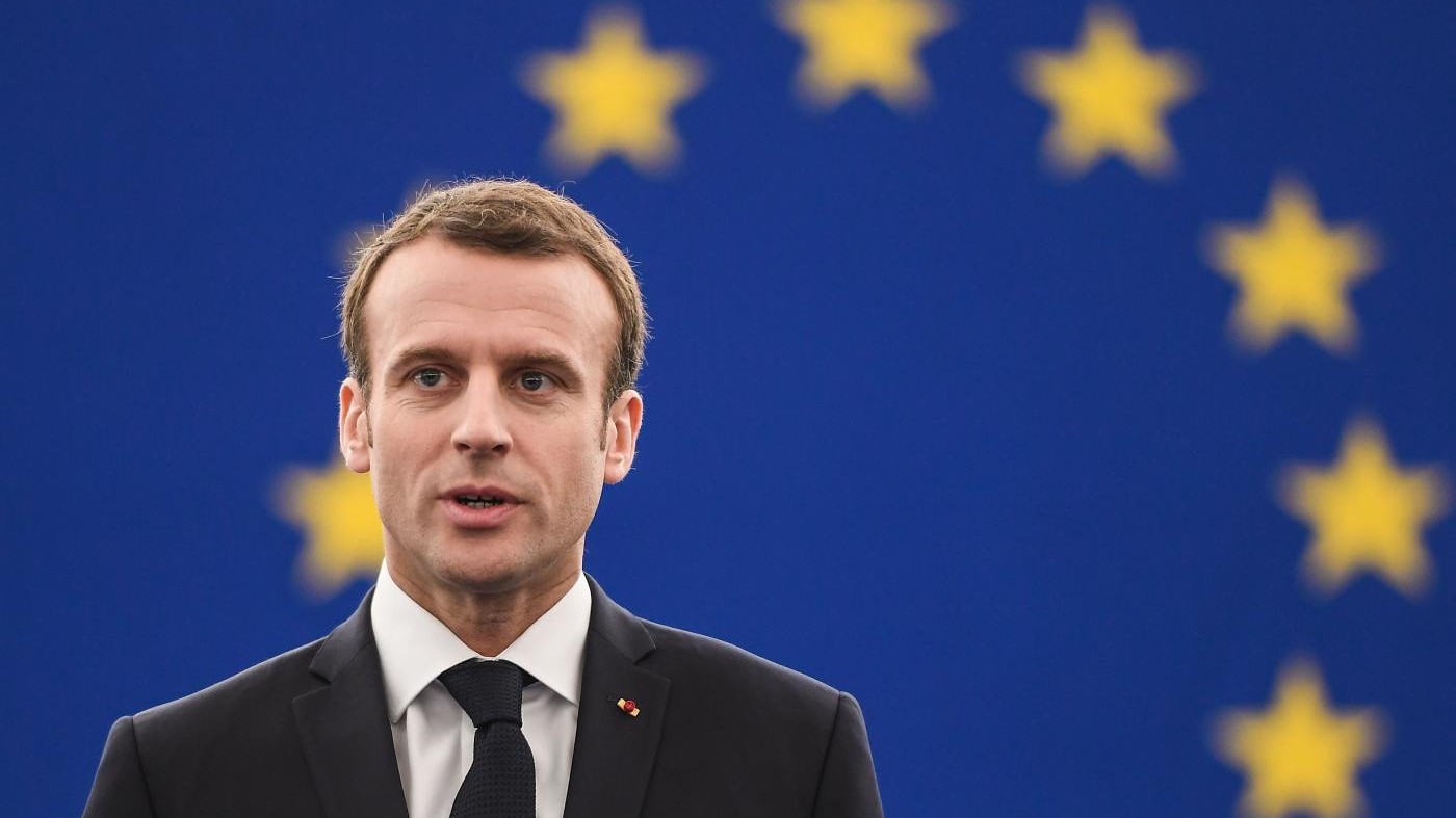 Macron all’Europarlamento: “C’è guerra civile europea. Attenti a egoismi nazionali”