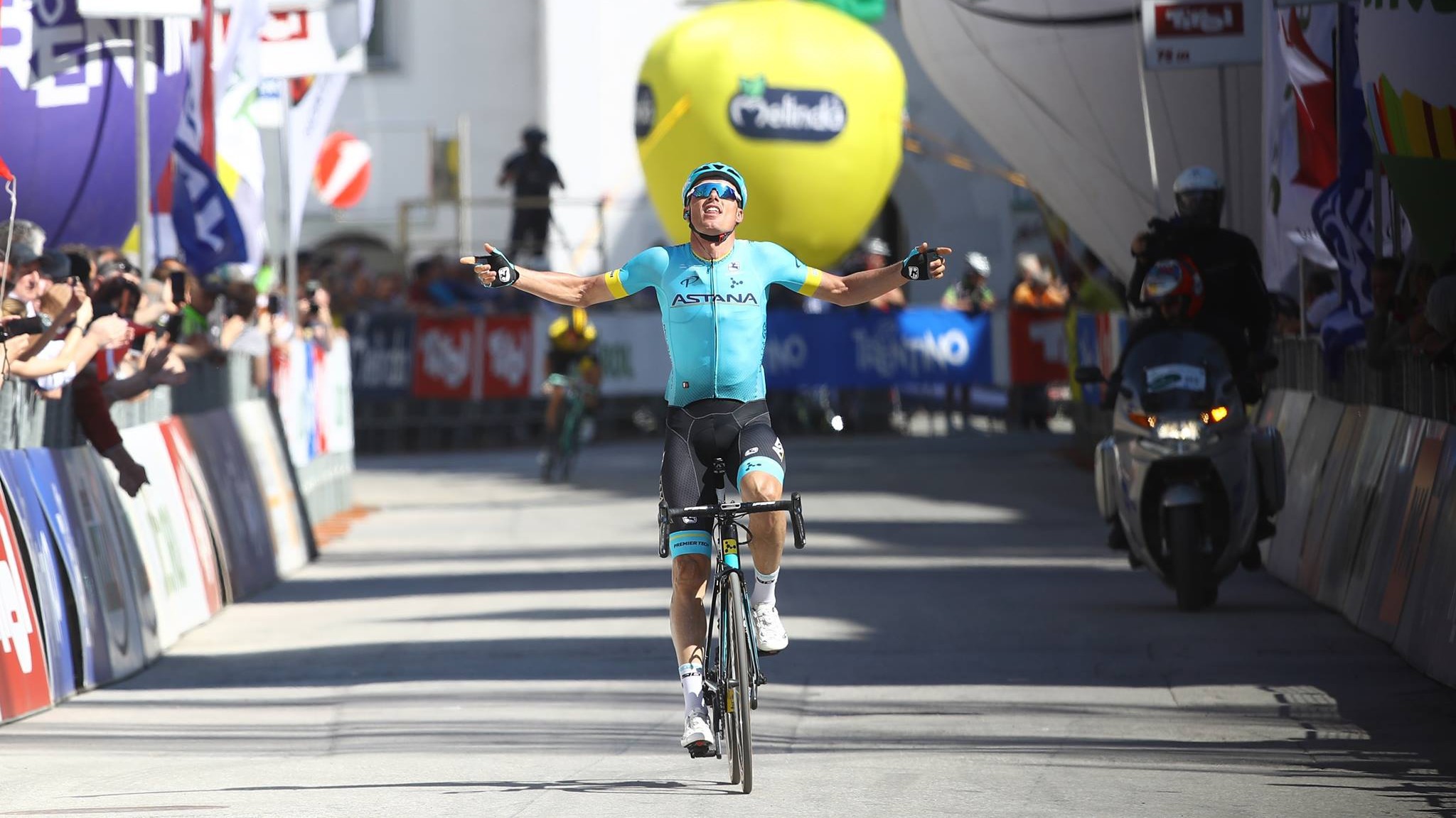 Tour of the Alps: Sanchez trionfa a Lienz. Pinot sempre leader
