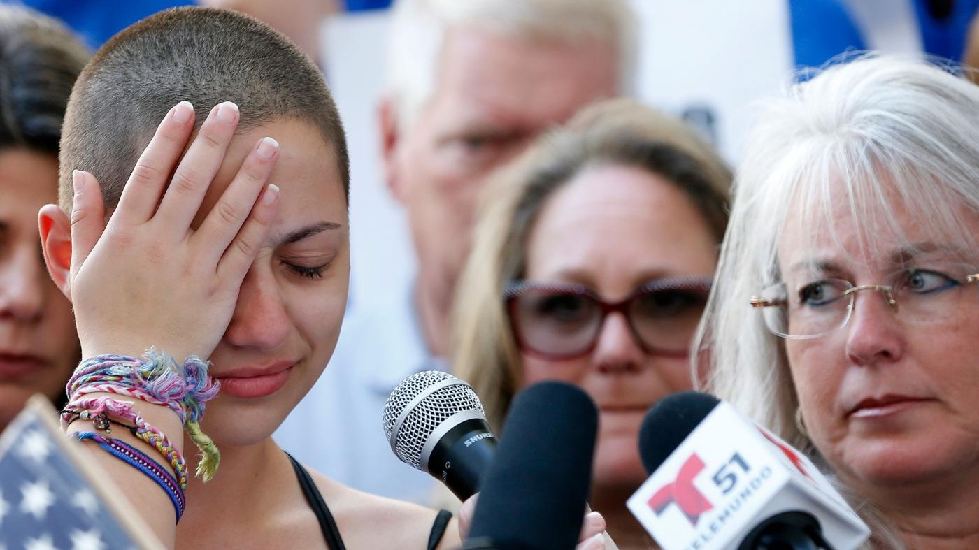 Sparatoria Florida, Trump incolpa l’Fbi. Studenti marceranno a Washington