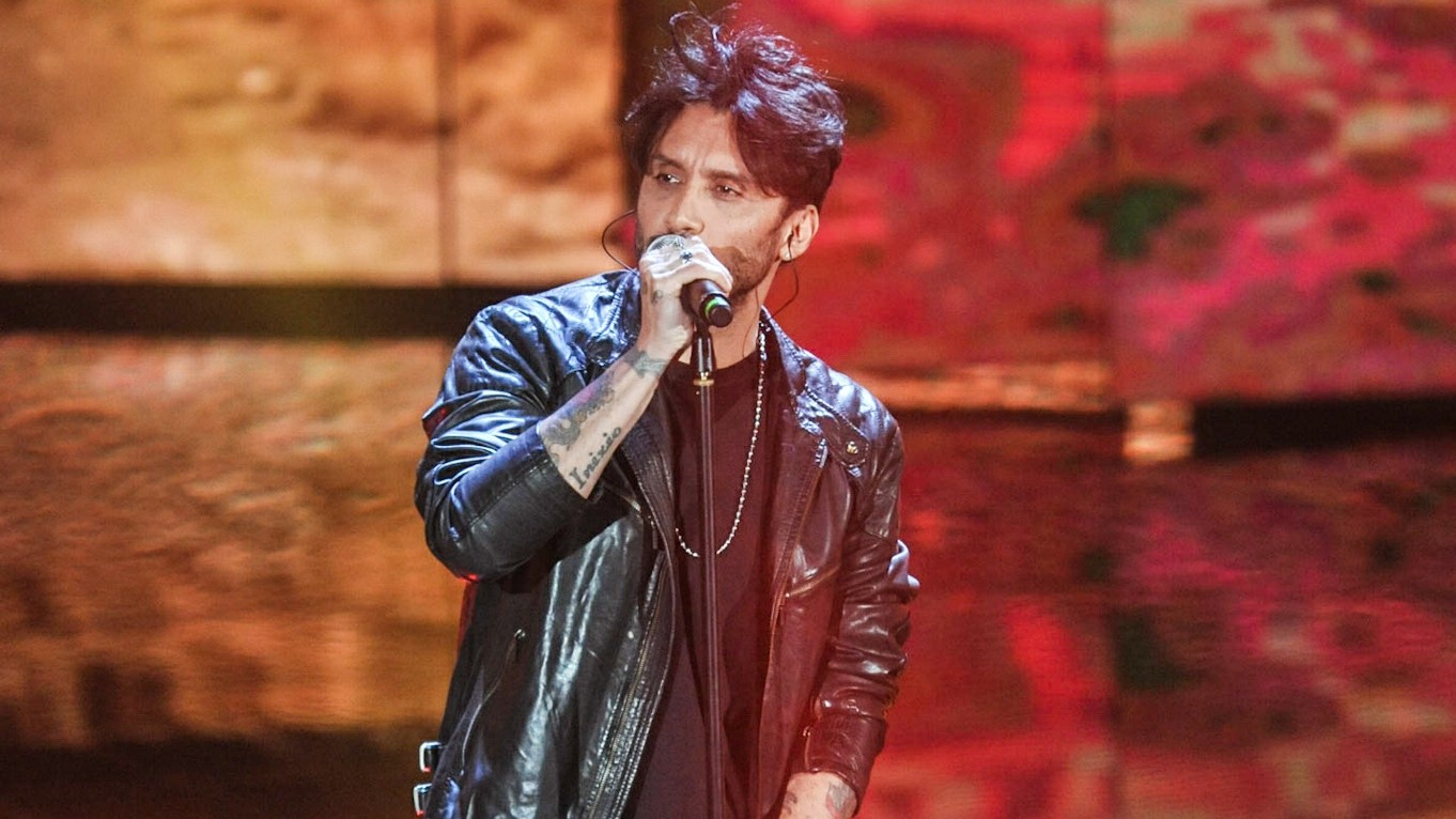Fabrizio Moro rivela: “Ho avuto problemi con droga e alcol. Per paura ho rinunciato al sesso”