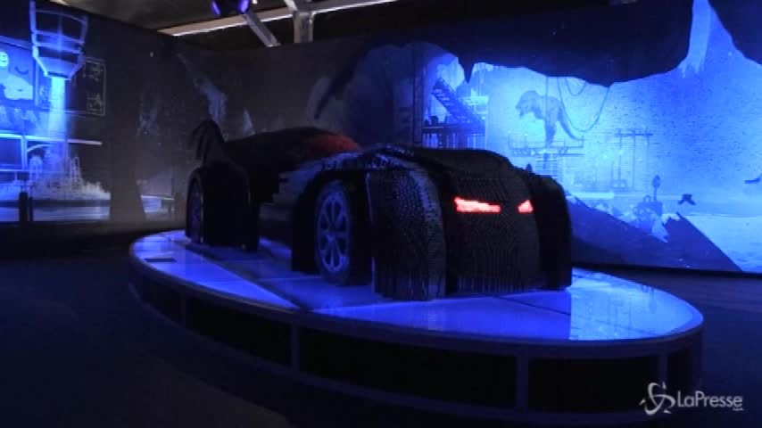 Superman, Batman e Flash: supereroi in Lego in mostra a Parigi