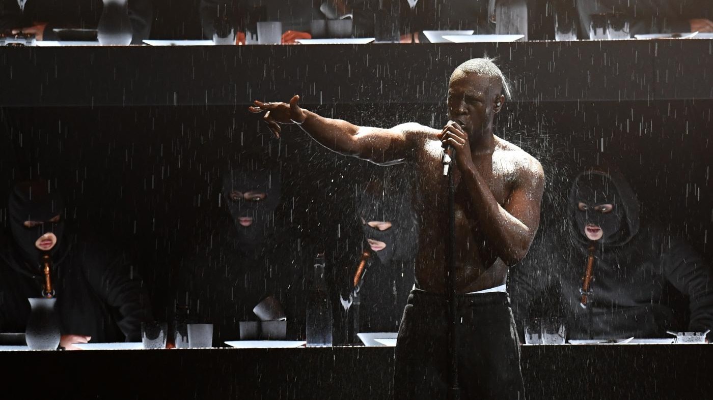 Brit Awards, delusione Ed Sheeran: vince il rapper Stormzy