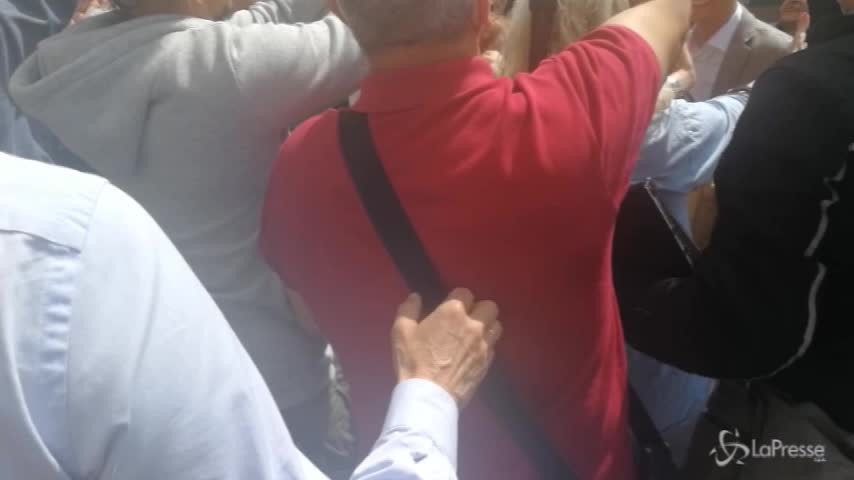 Friuli Venezia Giulia, Fedriga festeggiato dai suoi sostenitori