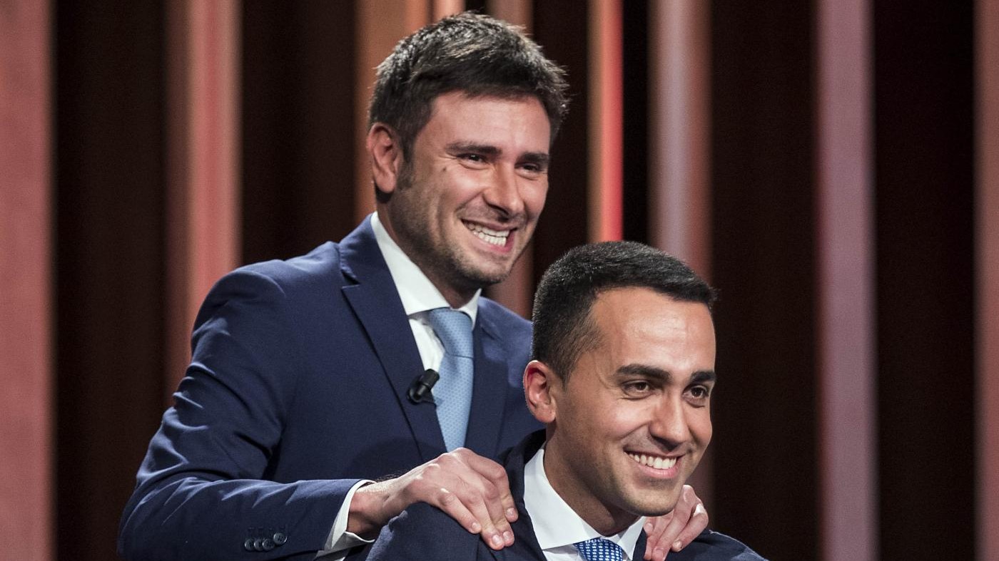 M5s, Di Maio presenta il primo dei suoi ministri: generale Sergio Costa all’Ambiente