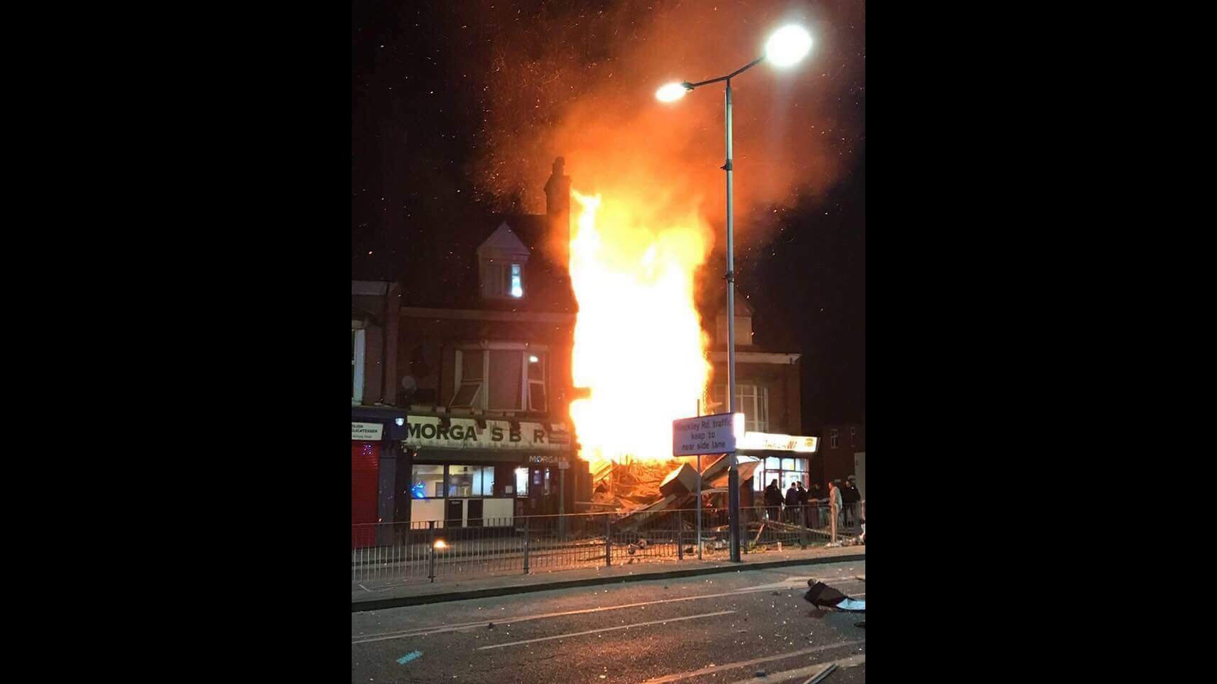 Leicester, esplode un palazzo: si temono vittime | VIDEO