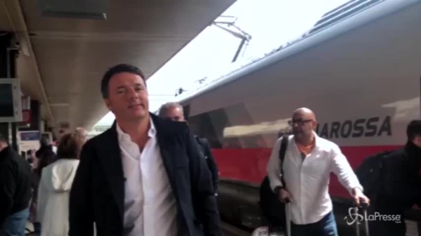 Renzi fa scena muta con i giornalisti