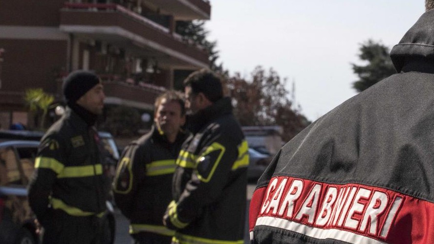 Cisterna, finisce in tragedia: il carabiniere uccide le figlie e si spara
