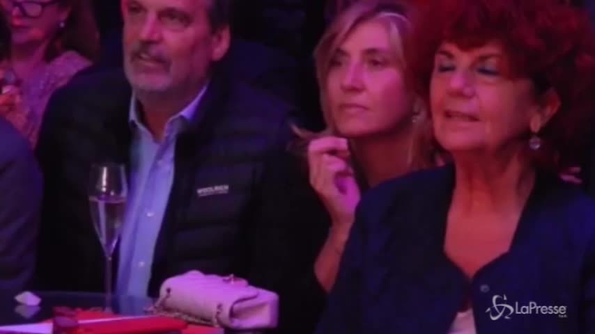 “E dimmi che non vuoi morire…”. Anche la ministra Fedeli canta con Patty Pravo