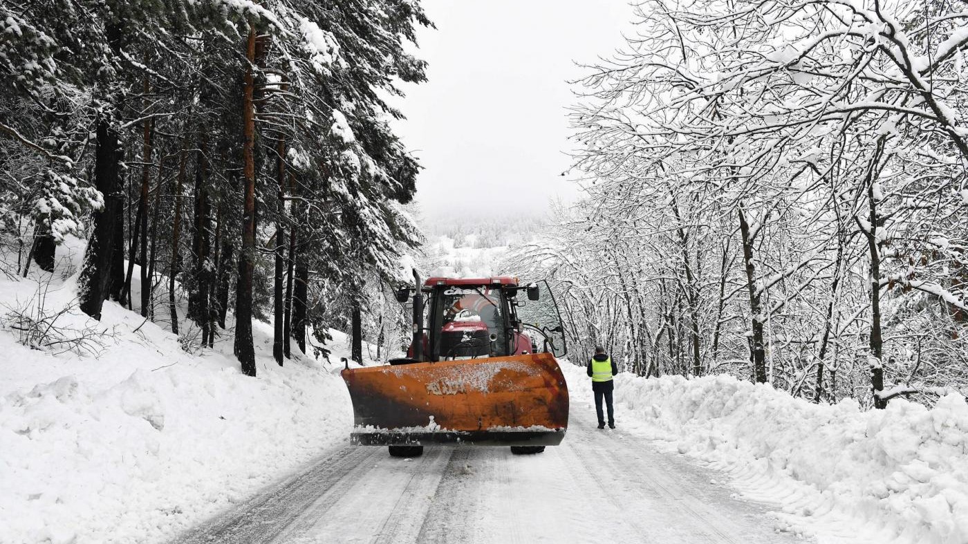 Ancora neve e disagi al centro-nord. Chiuso un tratto dell’A1 tra Arezzo e Chiusi