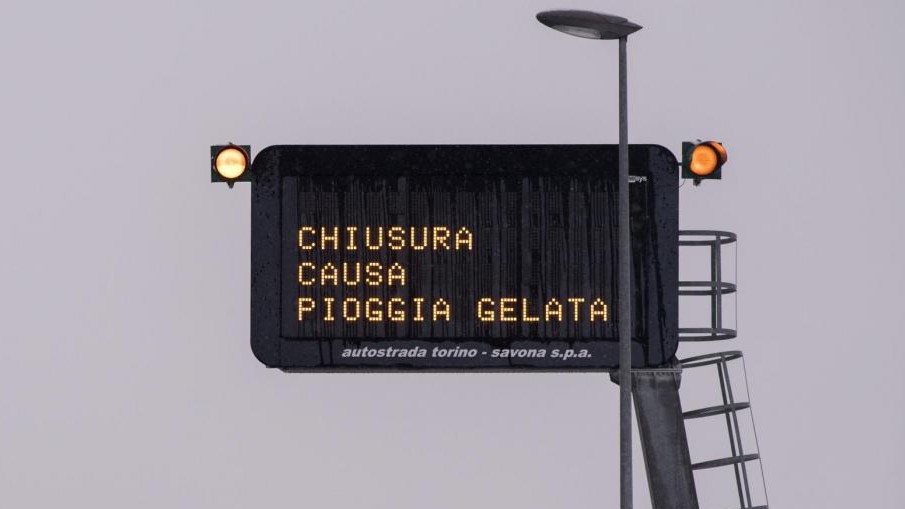 Maltempo, ancora disagi al Centro-Nord: dopo lo stop riaperti tratti A1 e A26