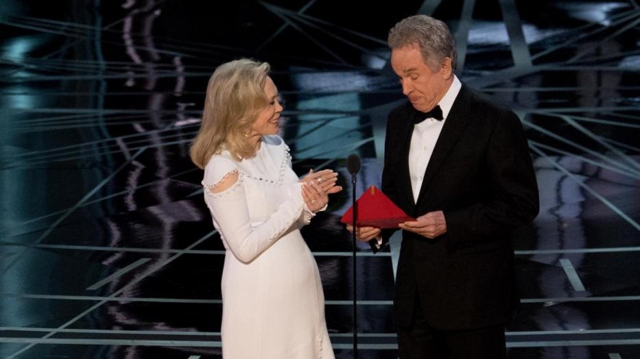 Oscar 2018, Beatty e Dunaway ci riprovano: dopo la gaffe di “La La Land” annunceranno di nuovo il Miglior Film