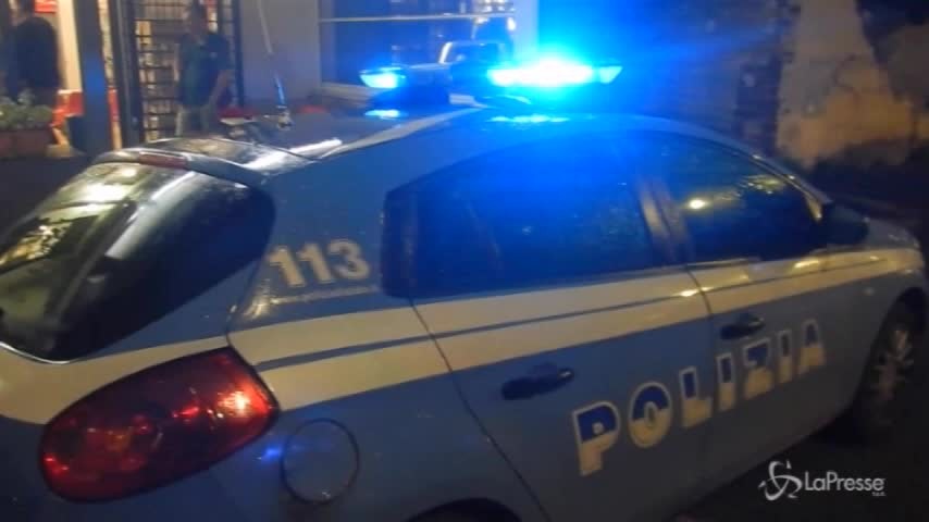 Roma, le immagini del Roxy bar in cui esponenti dei Casamonica hanno aggredito una disabile