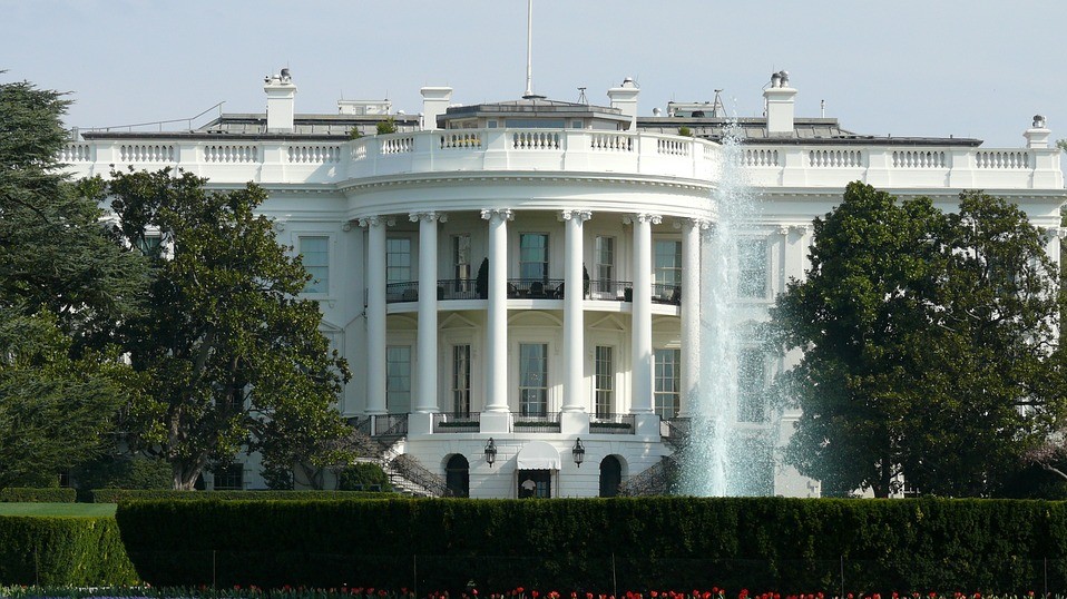 Usa, uomo si spara fuori dalla Casa Bianca: dichiarato lockdown