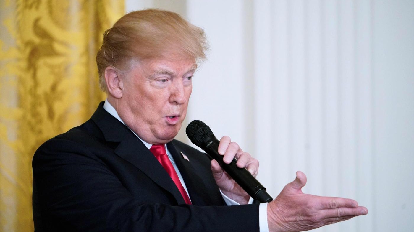 Usa, Trump: “Ue aumenta dazi? Tasseremo le auto che importa da noi”