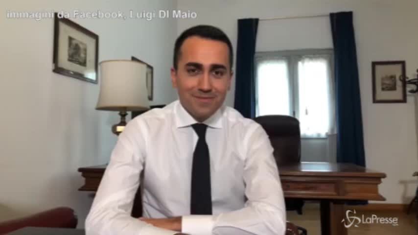 Di Maio su Facebook: “Restate collegati. Ci sono tante novità”