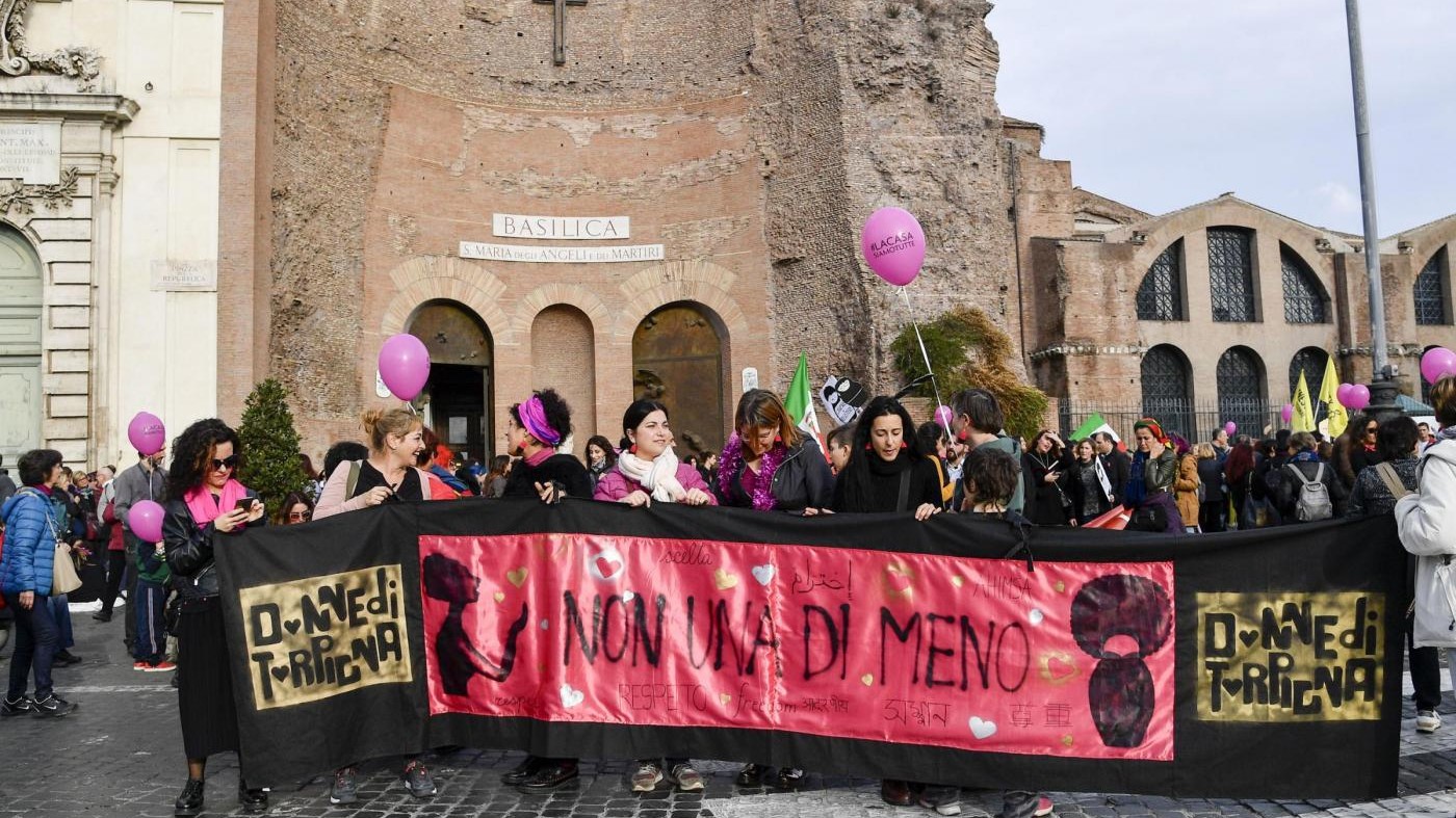 8 marzo, #NonUnaDiMeno, marea femminista torna nelle strade