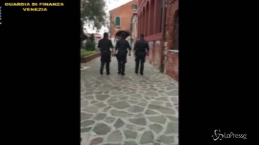 Venezia, maxi evasione fiscale: vetro di Murano venduto in nero