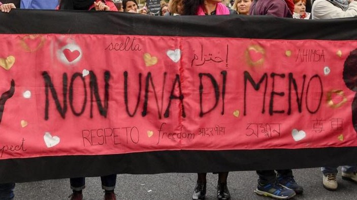 8 marzo, sciopero donne: caos nei trasporti