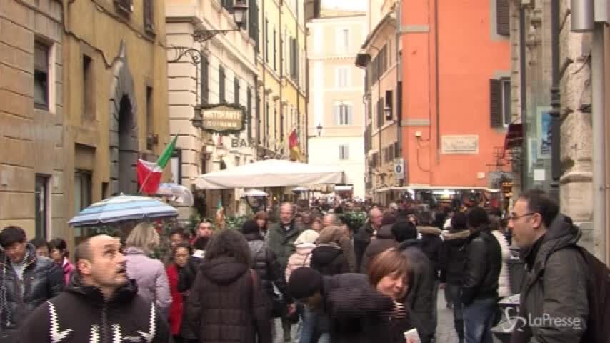 Italiani sempre più vecchi e soli: la fotografia dell’Istat