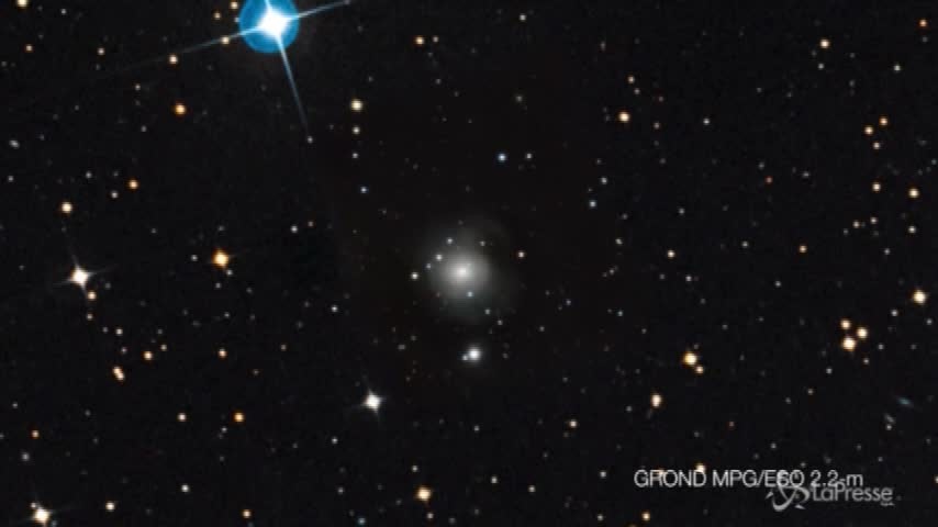 Spazio, scoperto un enorme buco nero
