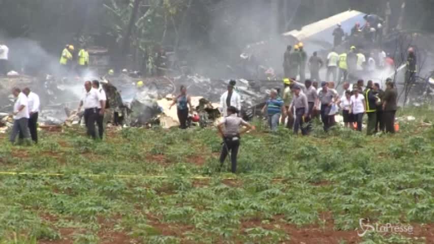 Cuba, aereo si schianta al decollo: oltre 100 morti