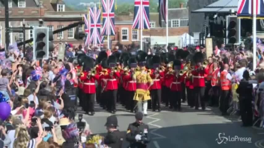 Royal Wedding, la banda delle forze armate sfila lungo la Long Walk di Windsor