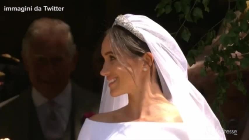 Royal Wedding, il primo bacio da marito e moglie tra Harry e Meghan