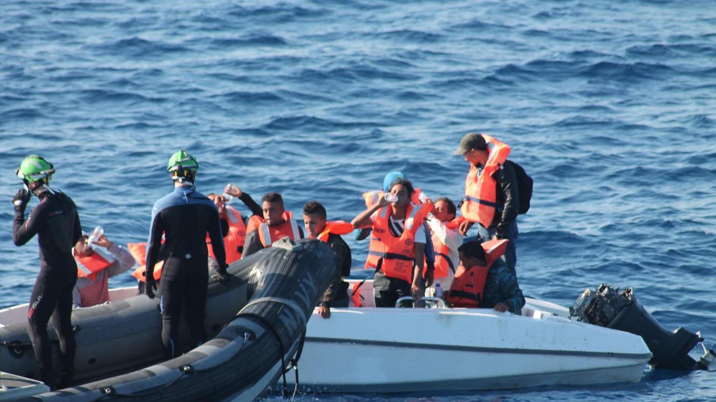Viminale chiude hotspot Lampedusa: migranti trasferiti