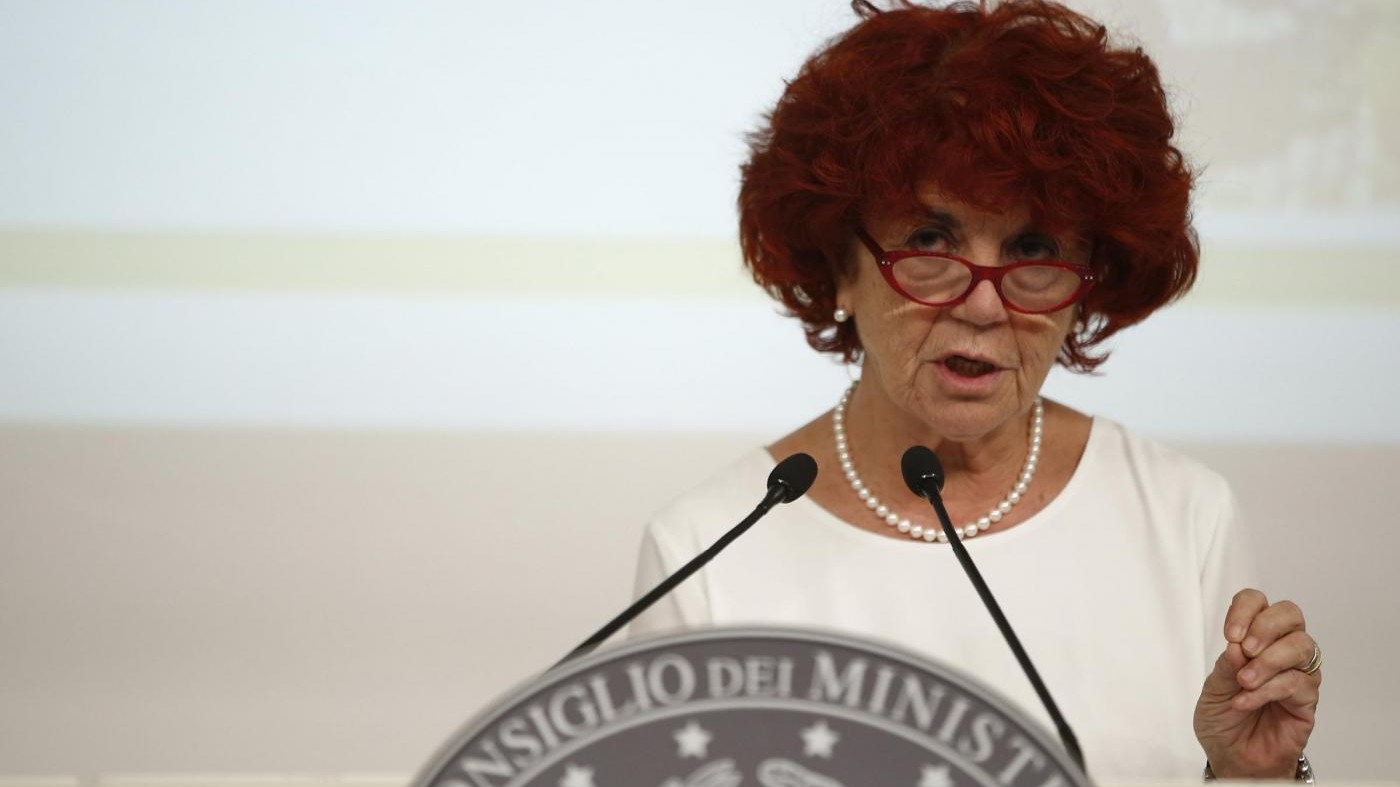 Redditi parlamentari, Piano senatore milionario. Tra i ministri Fedeli la più ricca, chiude Lorenzin