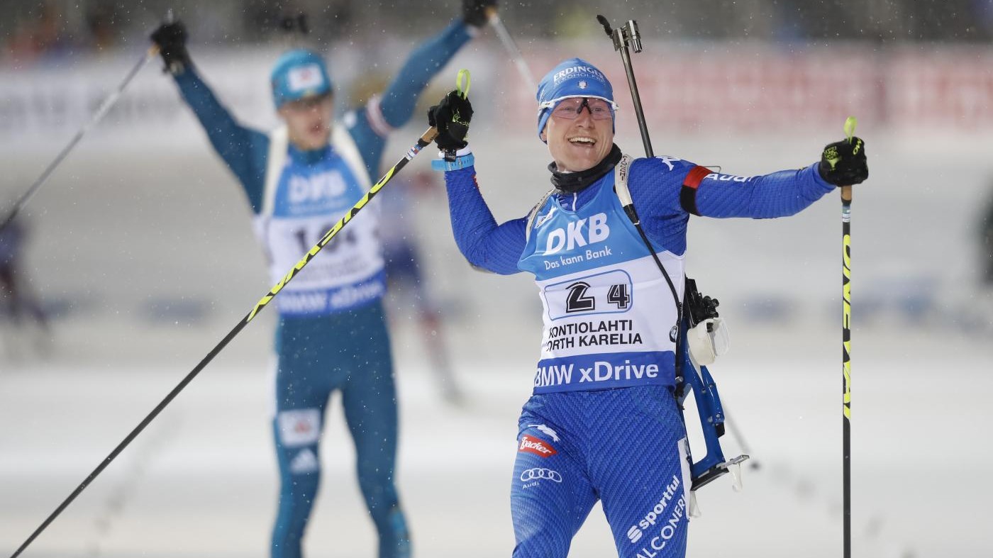 Biathlon, super Hofer dietro Fourcade, Italia terza in staffetta donne