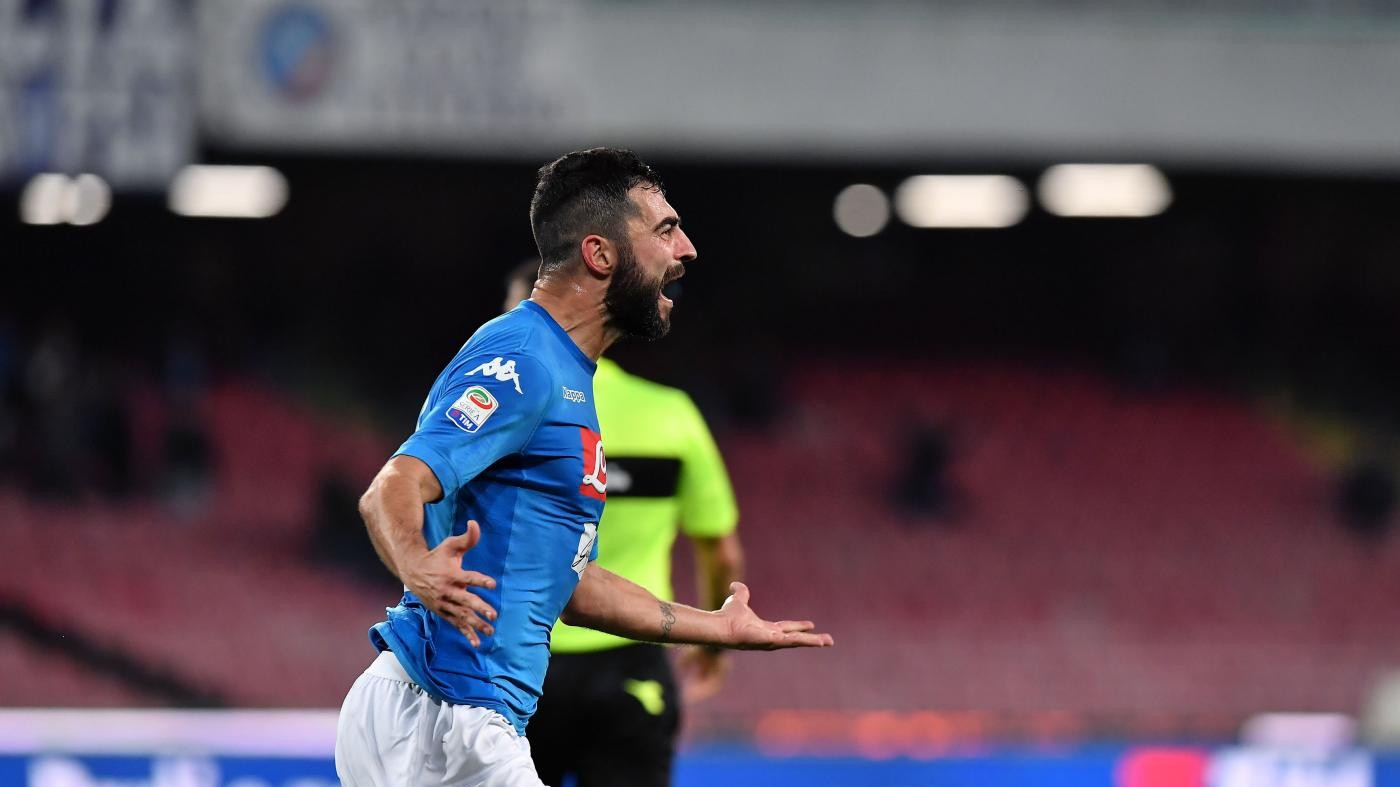 Segna Albiol, il Napoli batte il Genoa e sale a due punti dalla Juve