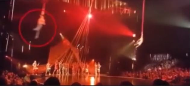 Acrobata del Cirque du Soleil cade a terra e muore durante lo show in Florida