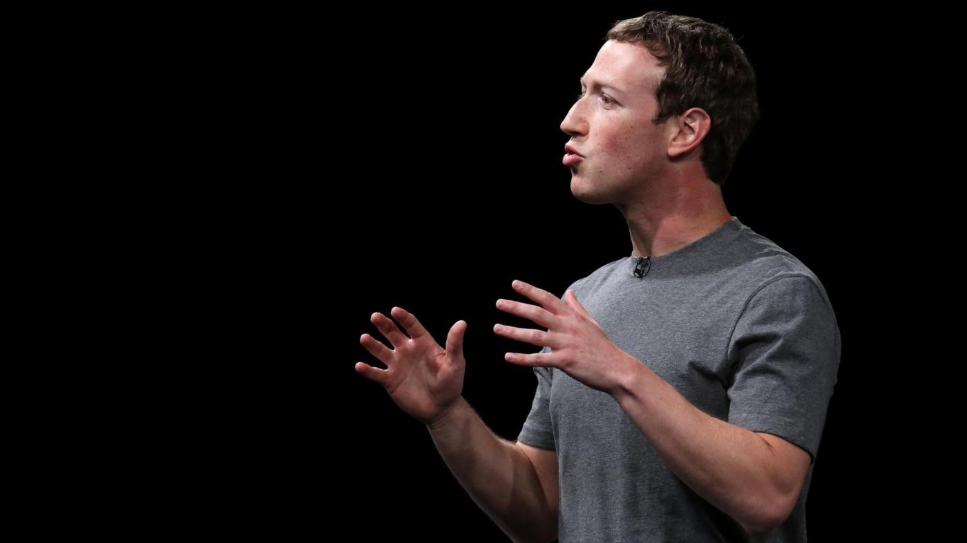 Scandalo Cambridge Analytica, Facebook crolla in borsa. Gb e Ue convocano Zuckerberg