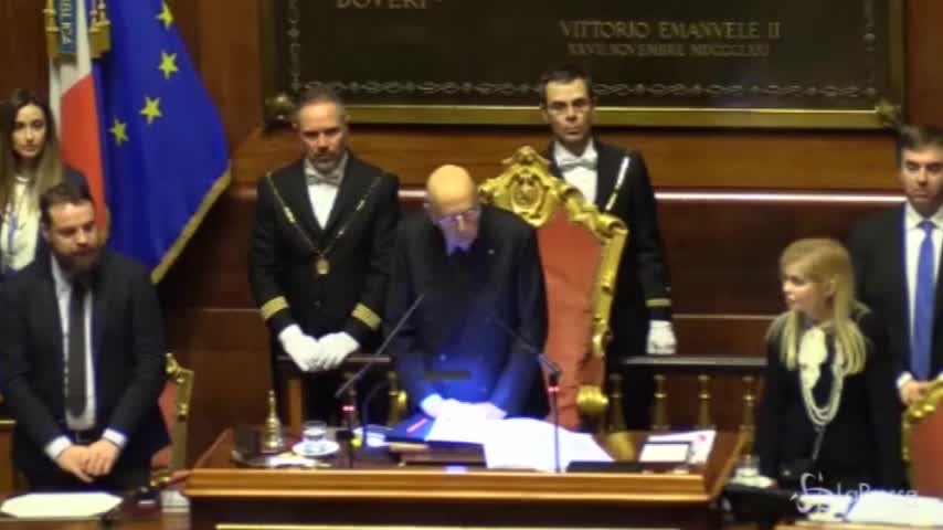 Senato, la commozione di Napolitano: “Grande senso di responsabilità”