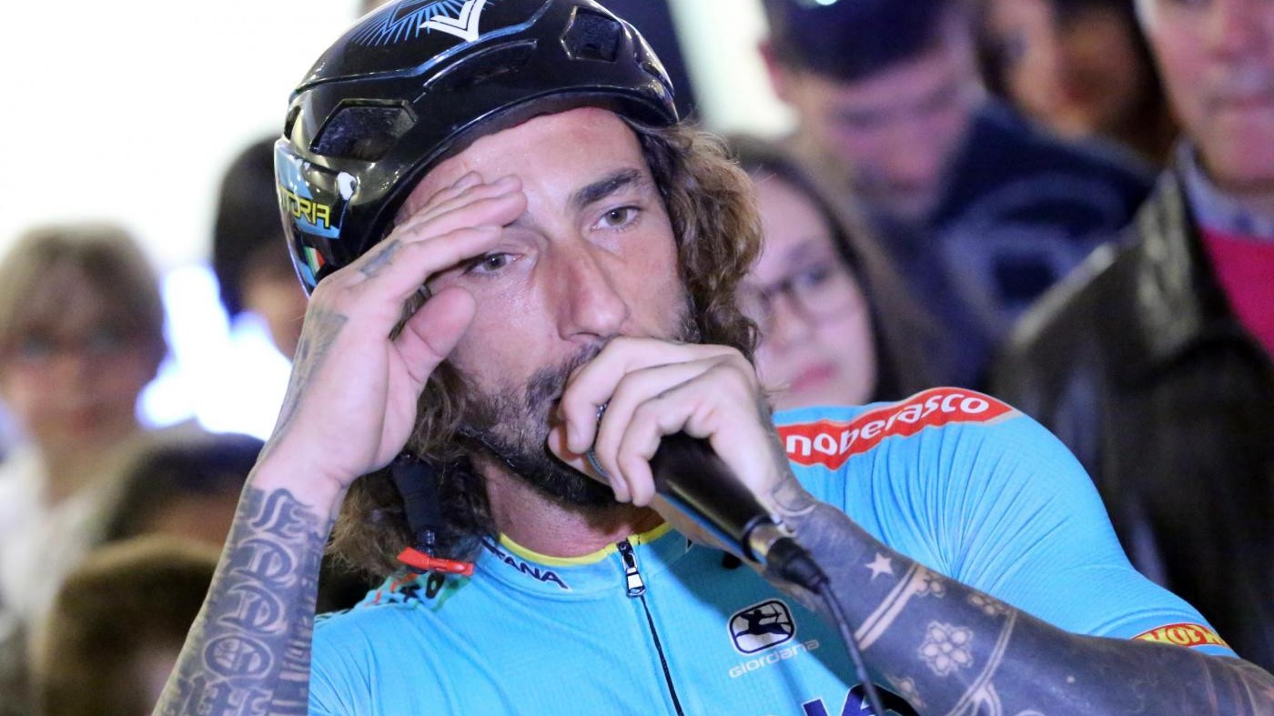 Insulti, uova e pietre: nuova aggressione contro Brumotti e la troupe di ‘Striscia’