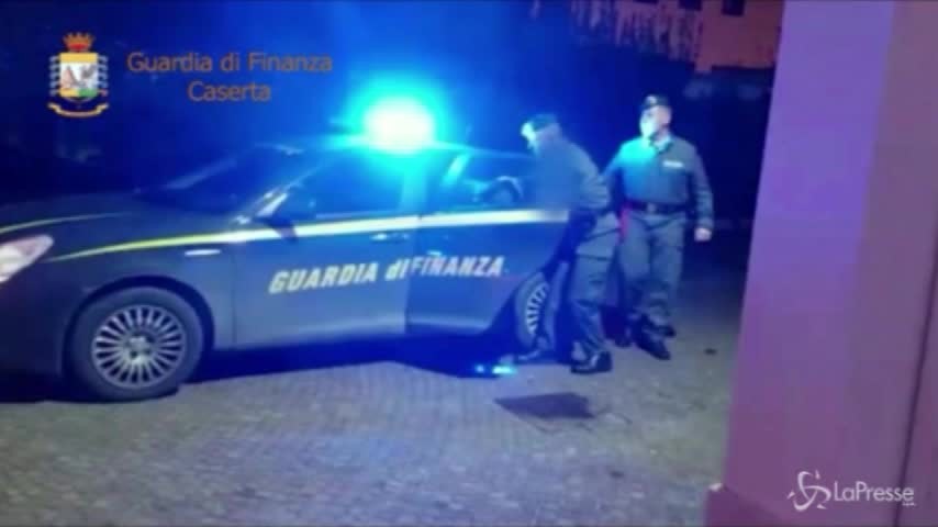 Fatture false e riciclaggio: 17 arresti in Campania