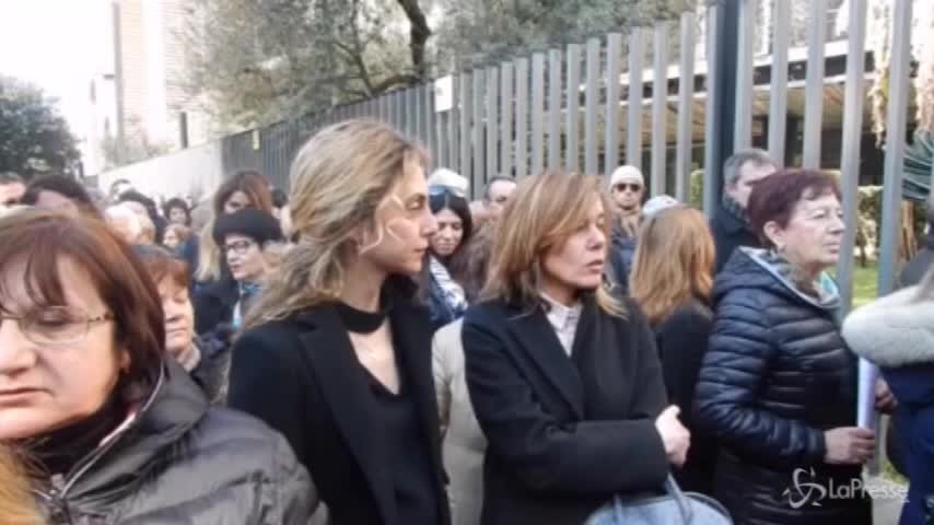 Frizzi, la ministra Madia in fila alla camera ardente